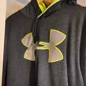 Under armour reflective size medium